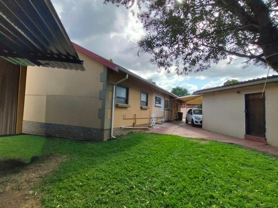 3 Bedroom Property for Sale in Geelhoutpark North West